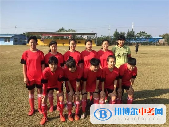 成都市第十八中學女子足球隊進軍全國學生運動會足球項目決賽