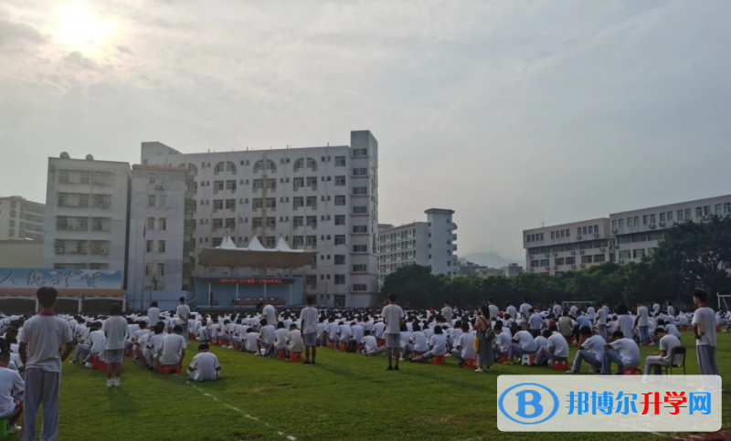 云浮市鄧發紀念中學地址，乘車路線